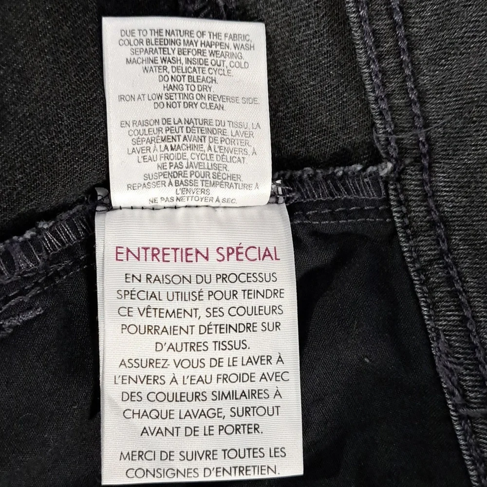 Distressed D/C Cropped Jeans